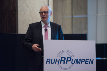 Dr. Wolfgang Paul RuhrPumpen at Refcomm Mumbai