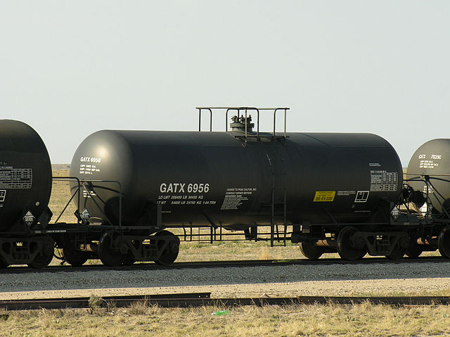 Crude Rail Car / photo: Greg Goebel