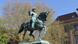 Statue in Den Haag, Netherlands